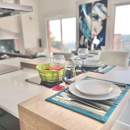 Detente Cote D'azur, Piscine Et Privatifs